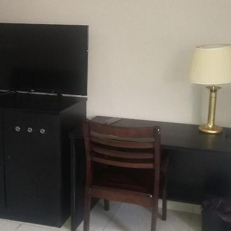Corina Hotel Monrovia Bagian luar foto